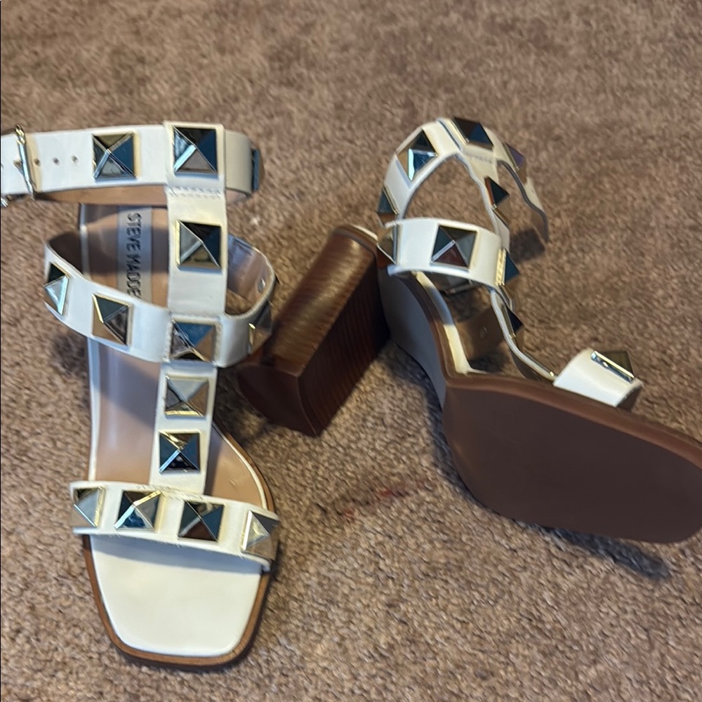Steve Madden White Sandals with Stud Accents